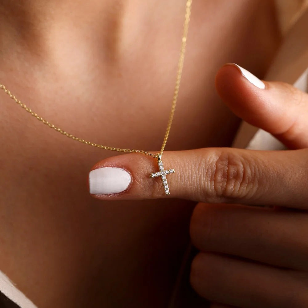LUMIÈRE CROSS NECKLACE