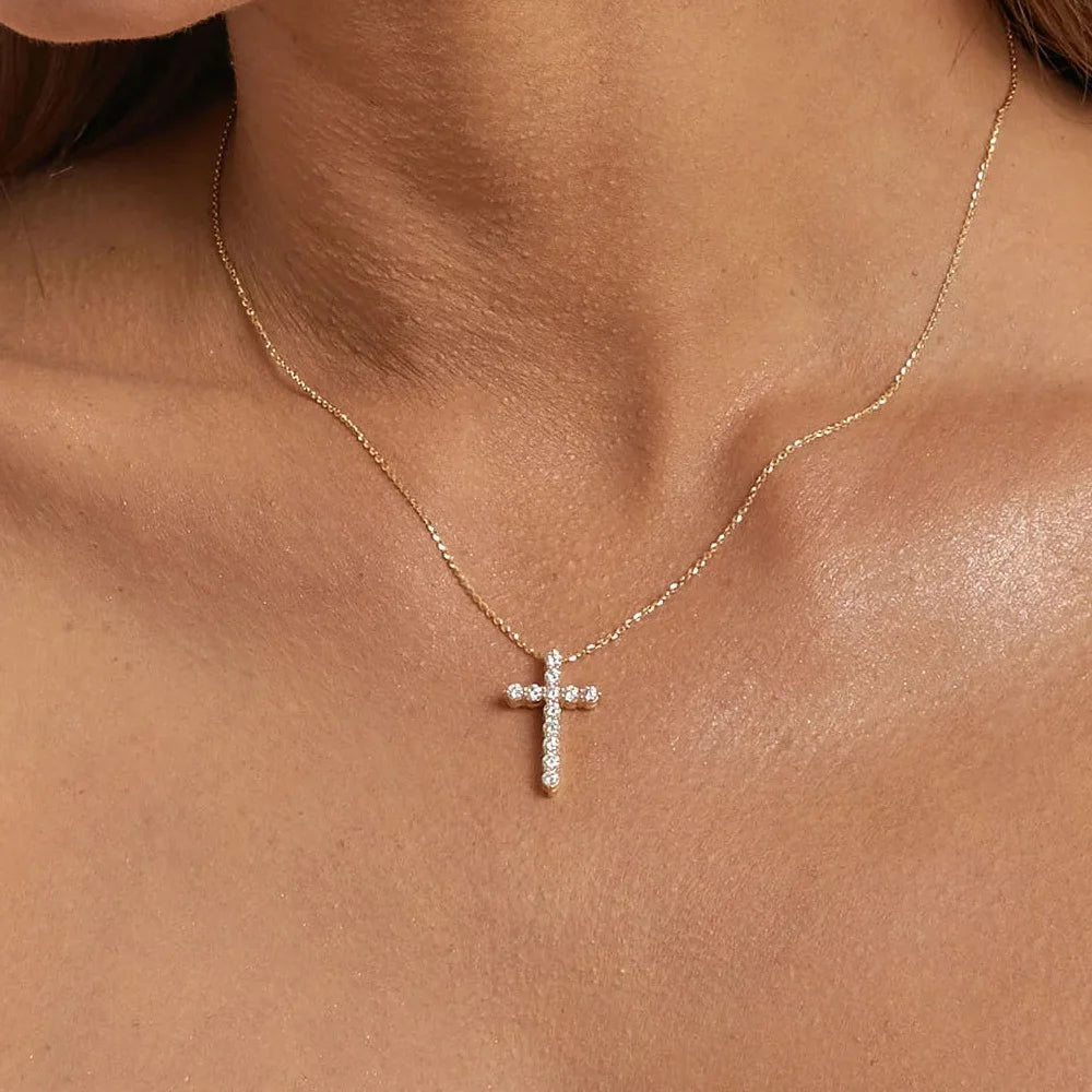LUMIÈRE CROSS NECKLACE