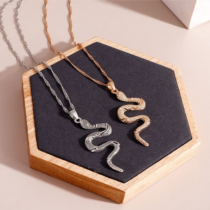 SNAKE NECKLACE