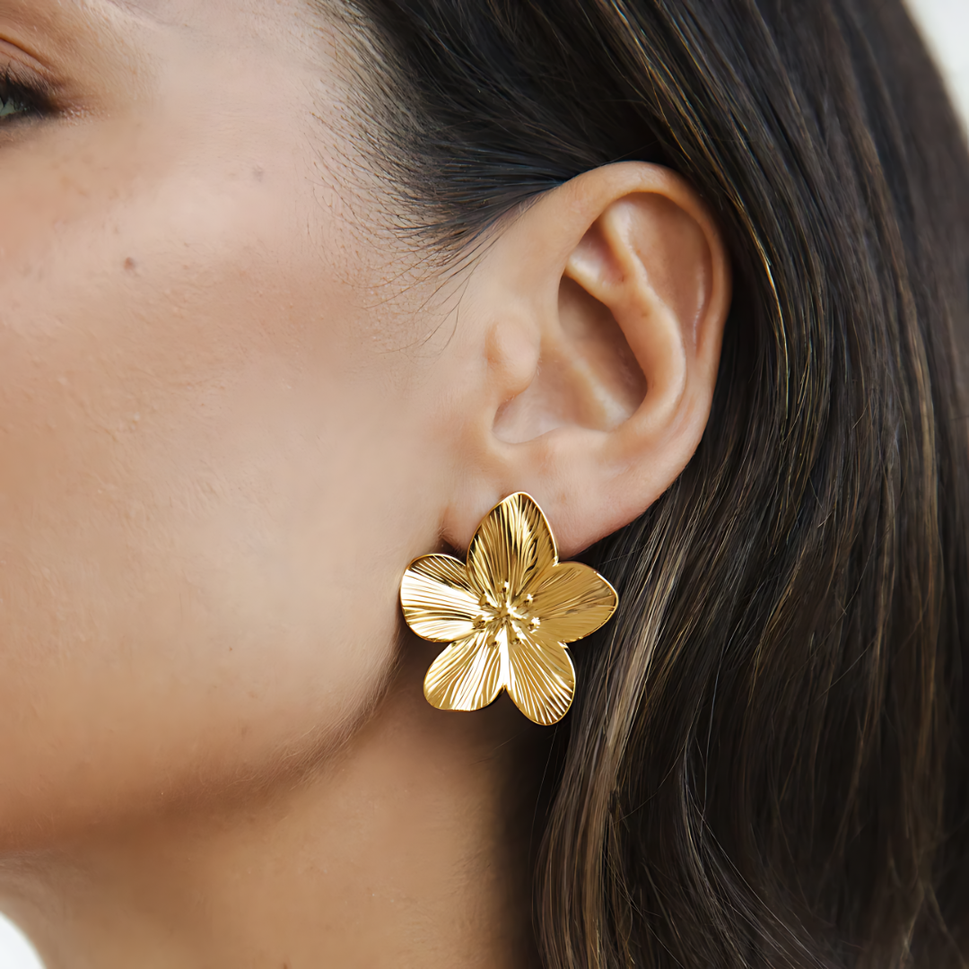 CHLOE FLORAL GOLD STUDS EARRINGS